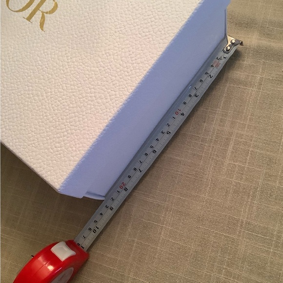 Dior Luxurious Large Box, Bag, Ribbon Gold Star & Paper. - Picture 7 of 7